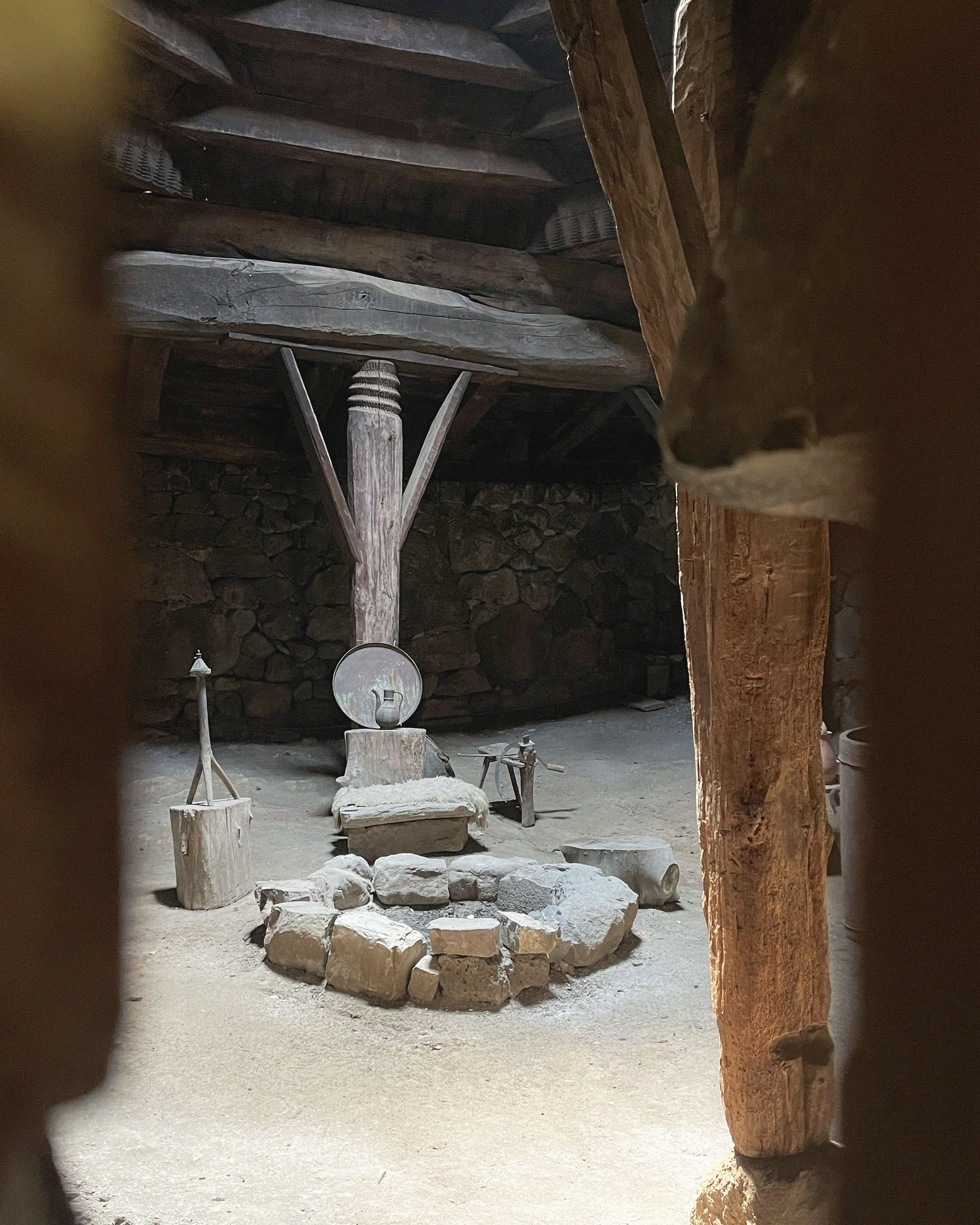 Levani [Levan Mindiashvili] + Invited Artists - Mother Pillar I